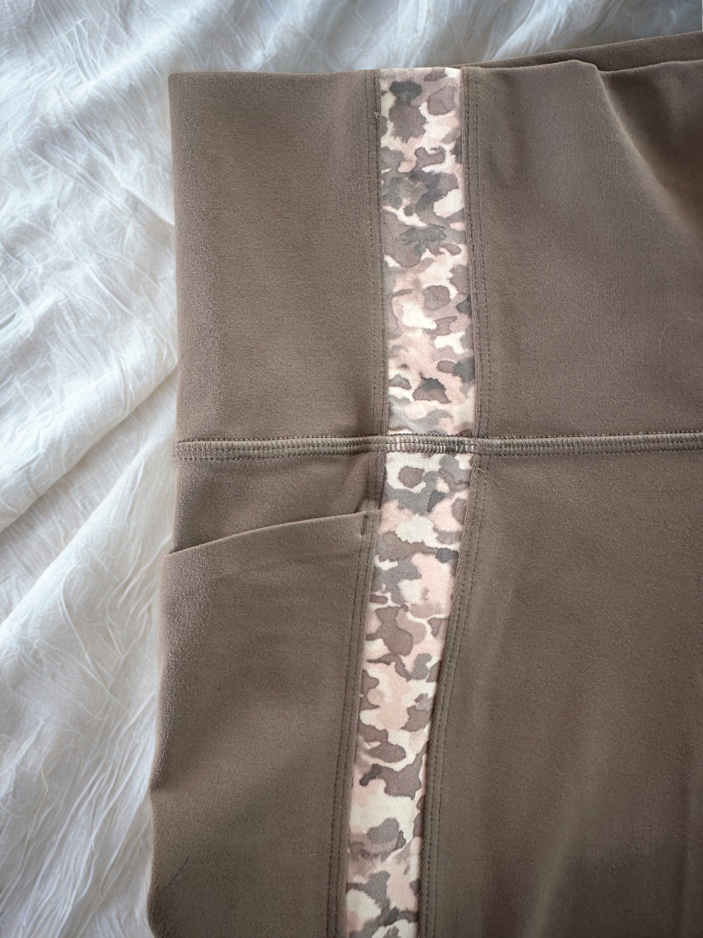 Athleta Salutation Stash Pocket 7/8 Size 1X