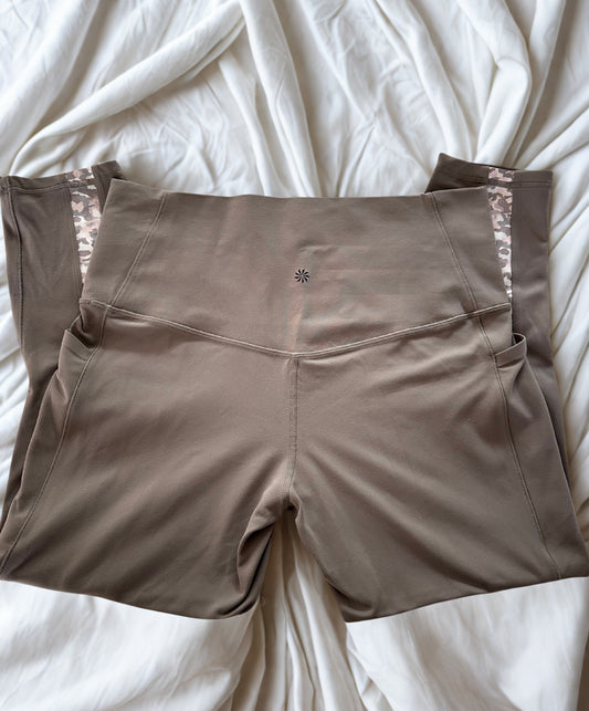 Athleta Salutation Stash Pocket 7/8 Size 1X